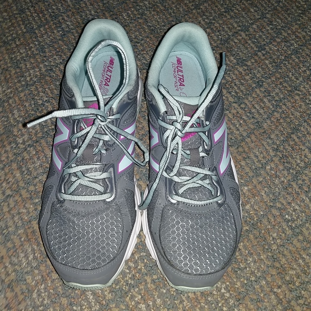 New Balance W560V6 Women's Running Shoe